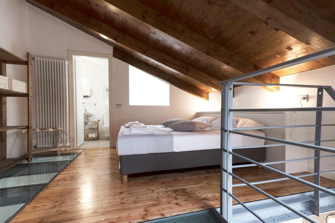 Luxury Apartments Fioravanti Milan Luaran gambar