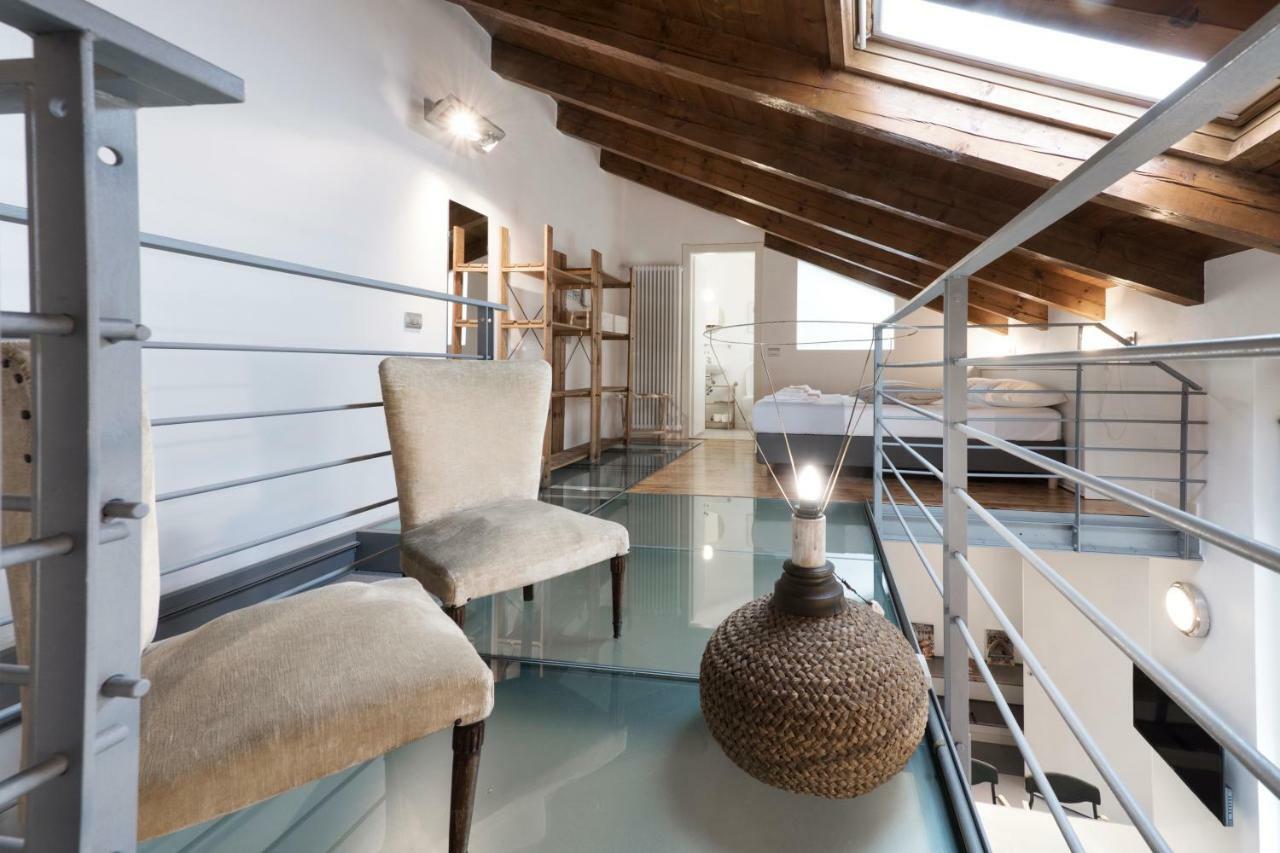 Luxury Apartments Fioravanti Milan Luaran gambar