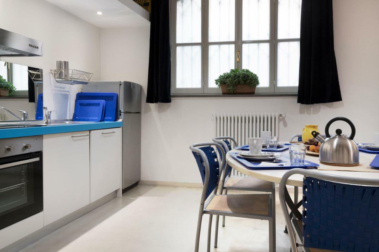 Luxury Apartments Fioravanti Milan Luaran gambar