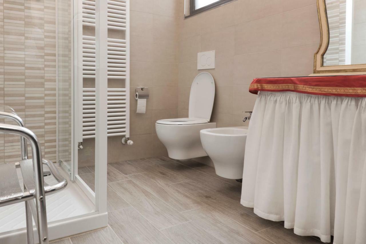 Luxury Apartments Fioravanti Milan Luaran gambar