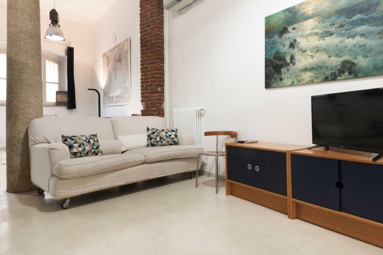 Luxury Apartments Fioravanti Milan Luaran gambar
