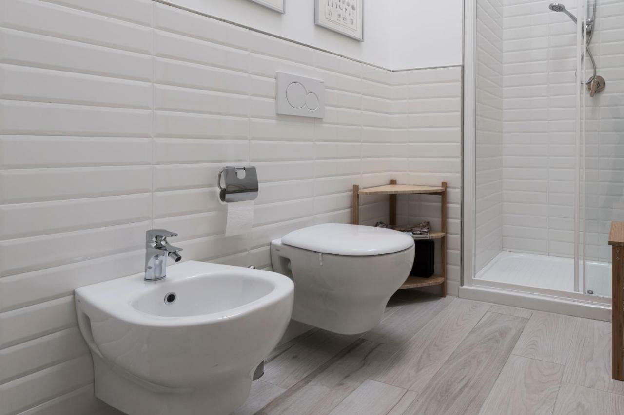Luxury Apartments Fioravanti Milan Luaran gambar